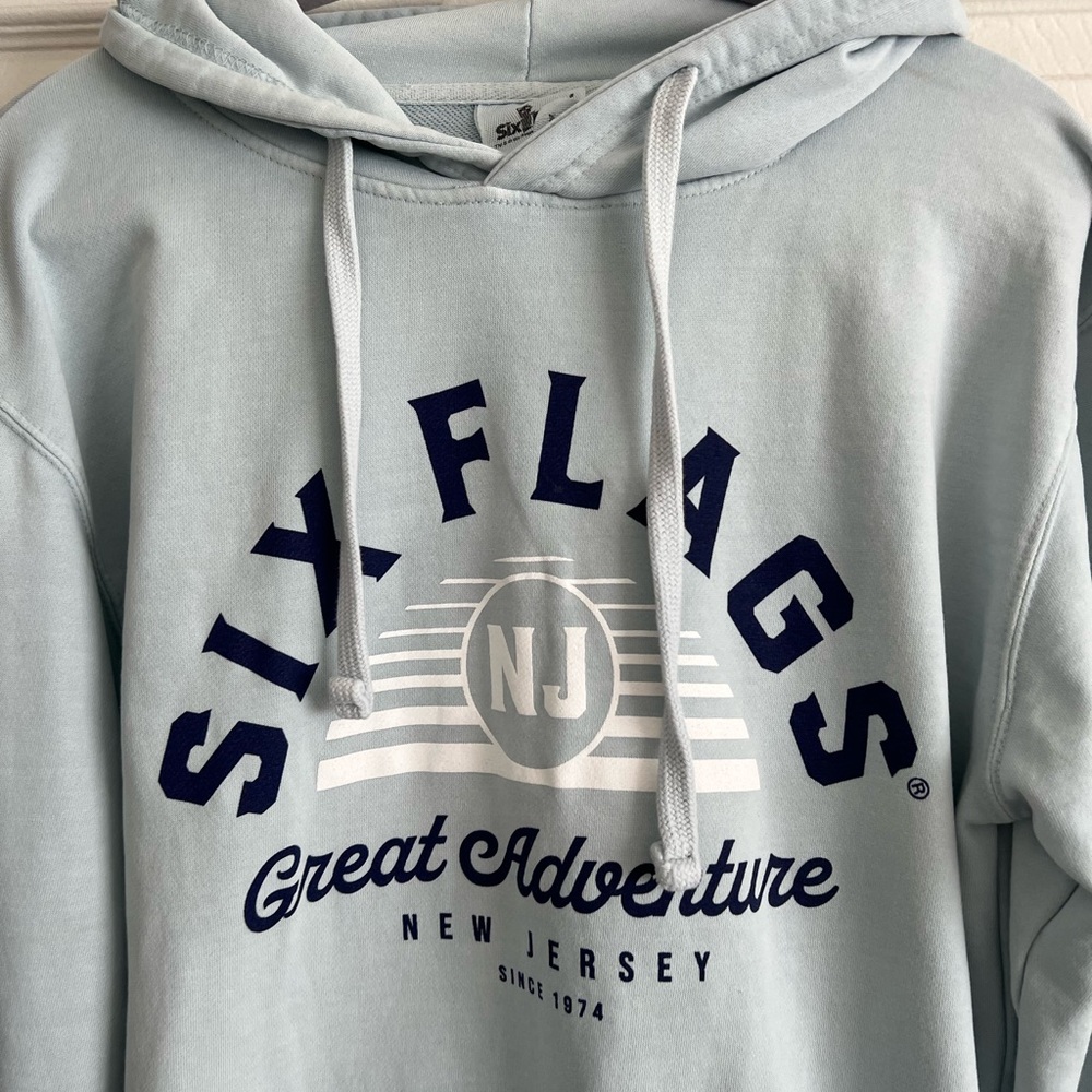 Six Flags Light Blue Hooded Sweatshirt Small - Picture 3 of 5